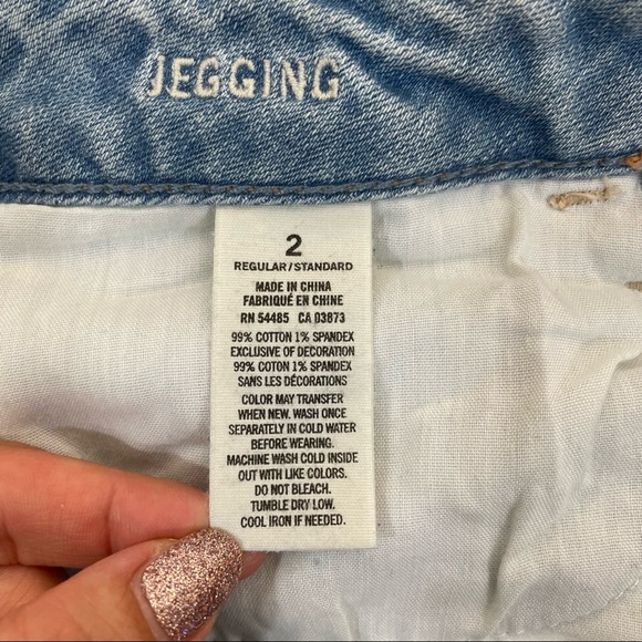 American Eagle Light Wash Embroidery Jeggings - Picture 4 of 9